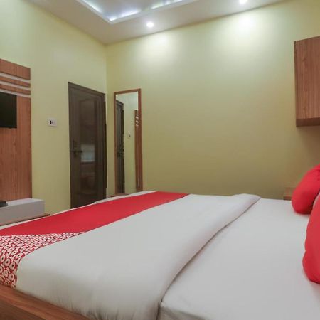 Oyo 60651 Hotel Arya Варанаси Екстериор снимка
