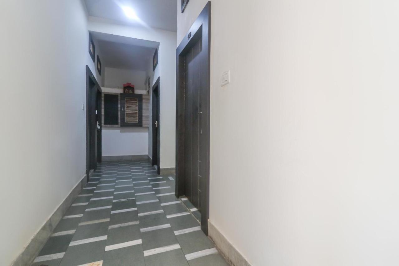 Oyo 60651 Hotel Arya Варанаси Екстериор снимка