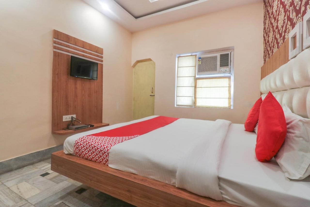 Oyo 60651 Hotel Arya Варанаси Екстериор снимка