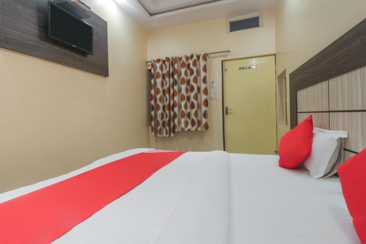 Oyo 60651 Hotel Arya Варанаси Екстериор снимка